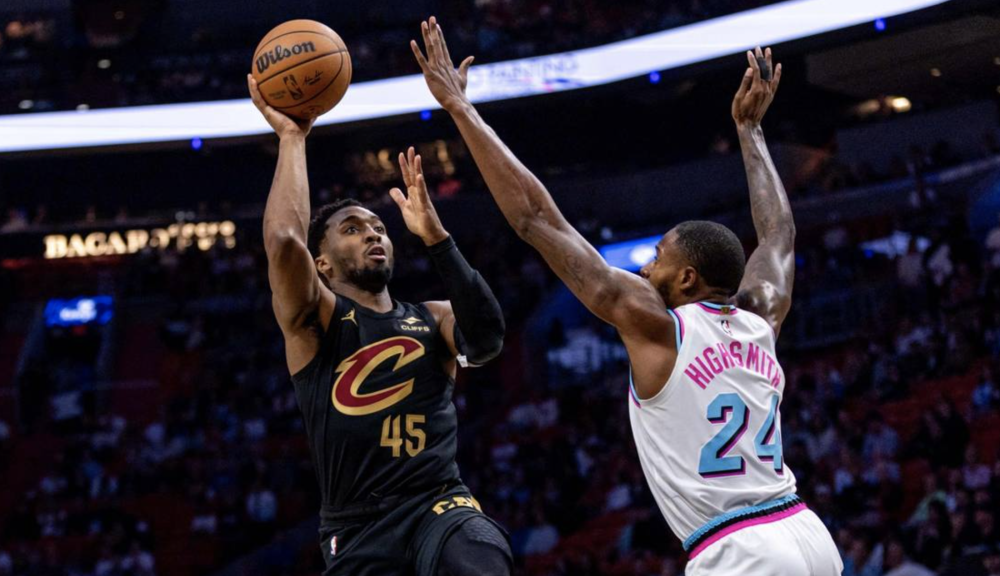 -路威连得30分，快船逆转独行侠的简单介绍