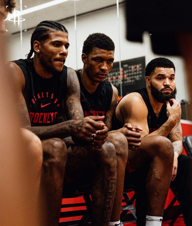 开云体育平台APP-火箭惨遭76人逆转，遭遇两连败