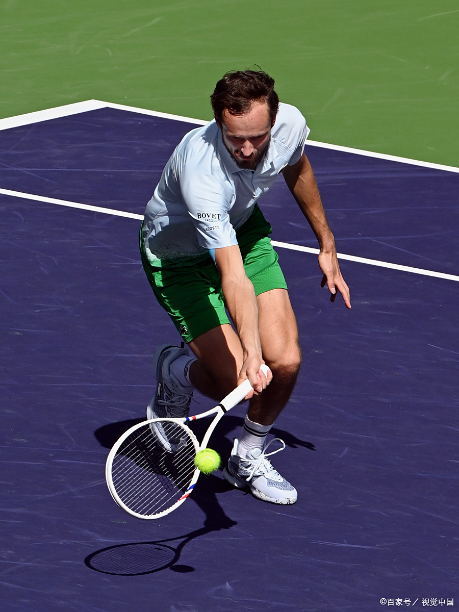 开云体育在线-网球战术调整奏效，成功扭转局势的简单介绍