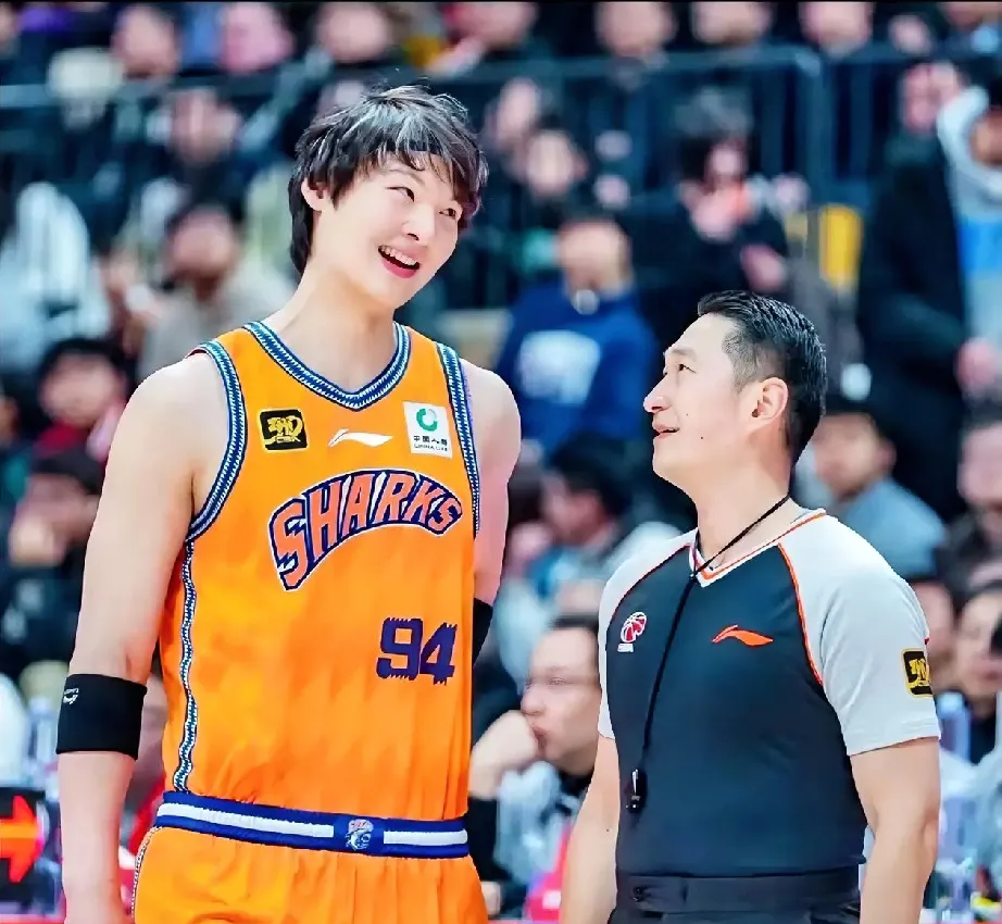 国王碾压天津队，王哲林扛起全队