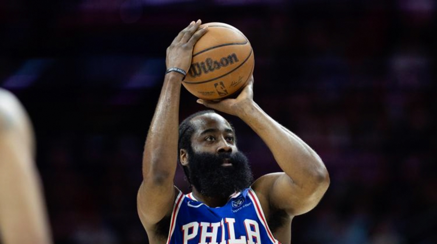 开云下载-开拓者争冠战胜出热火，哈登在NBA总决赛接管比赛