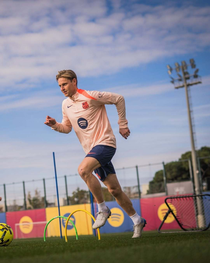 巴萨对阵皇家社会，阿坎吉完成自我救赎