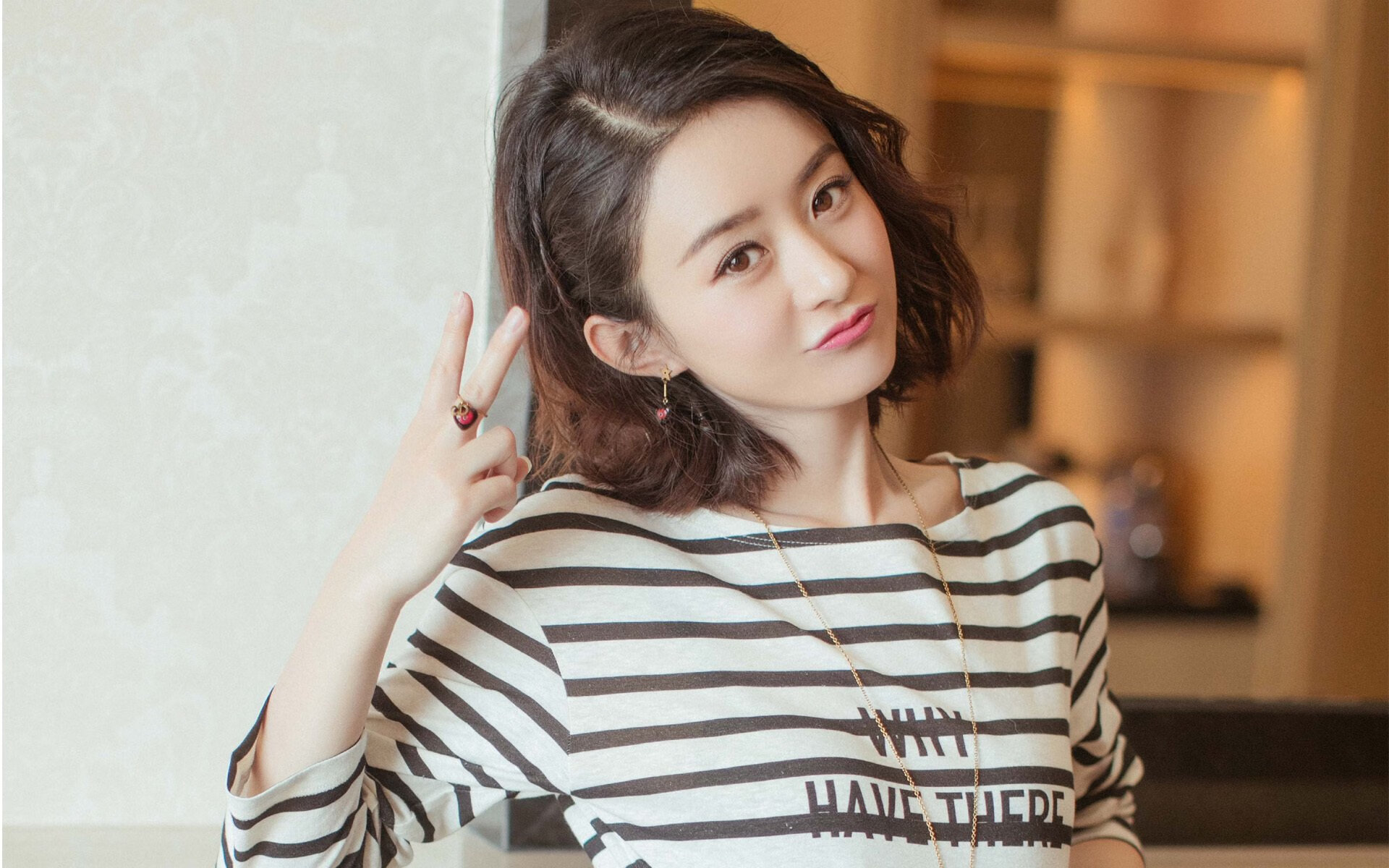 开云体育官网-篮球巨星西亚卡姆接管F1揭幕战—一场跨次元的体育幻想