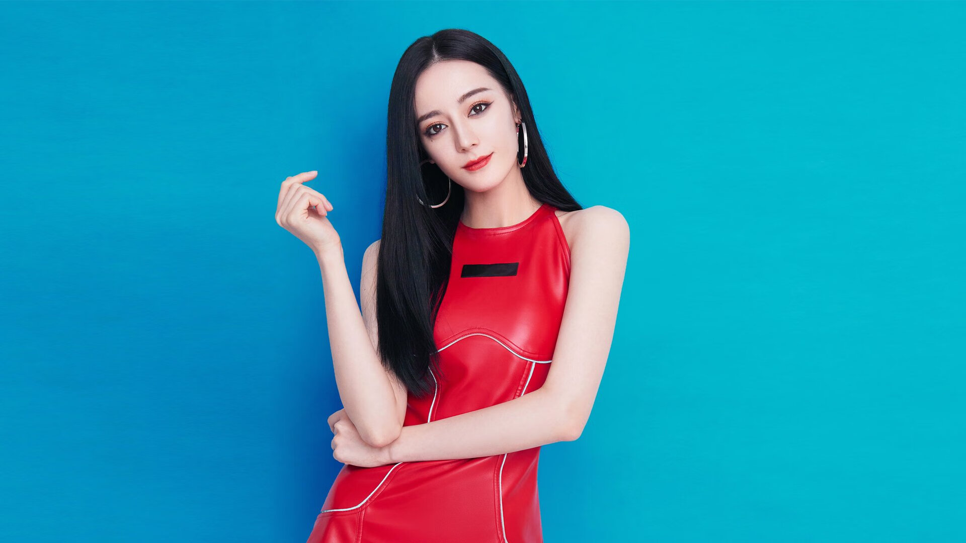 终局狂飙，当F1争冠赛道化作地缘棋局