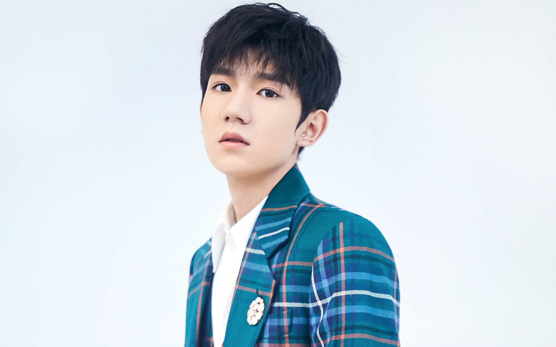 开云体育中国-NBA赛场双星闪耀，鹈鹕冲垮马刺，恩比德化身关键先生